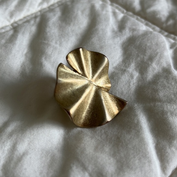 Metal Abstract Ring - Picture 1 of 4